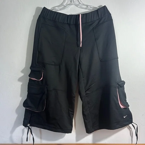 Nike Cargo Shorts Black and Pink Relaxed Fit Dance Parachute Pant - Picture 1 of 7